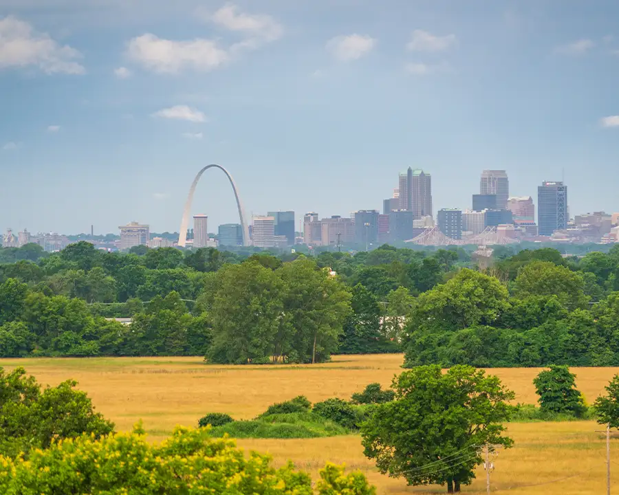 View of the St. Louis, MO skyline and Gateway Arch from the Illinois side — JSE Service and Electric LLC proudly serving O'Fallon, IL and the greater St. Louis metro area